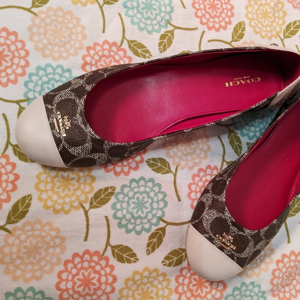 Coach Signature Logo Flats Size 8.5 (Brand New)